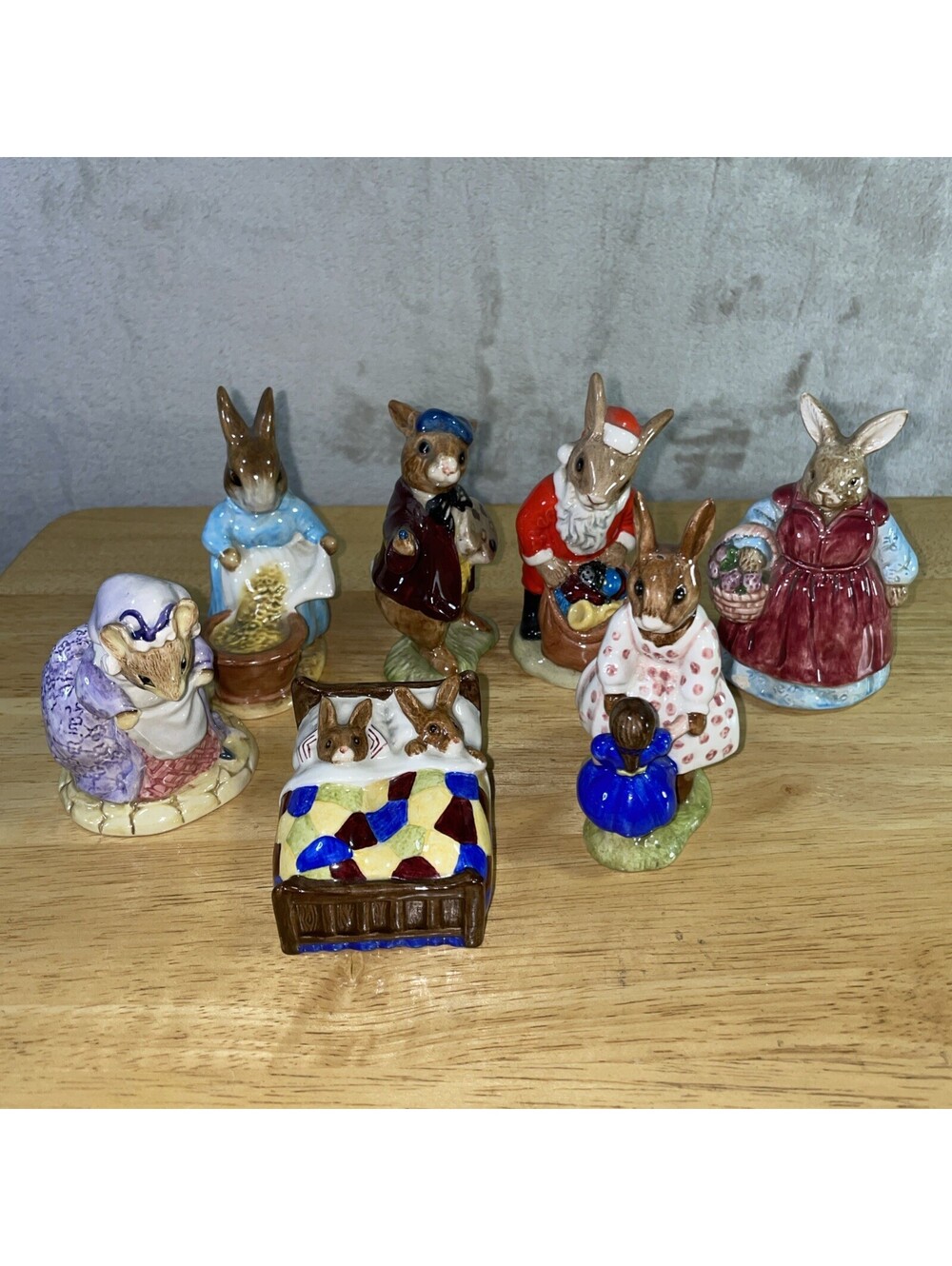 Vintage Beatrix Potter Beswick, Bunnykins, Edith Bunny Figures Set Of 7 SLD